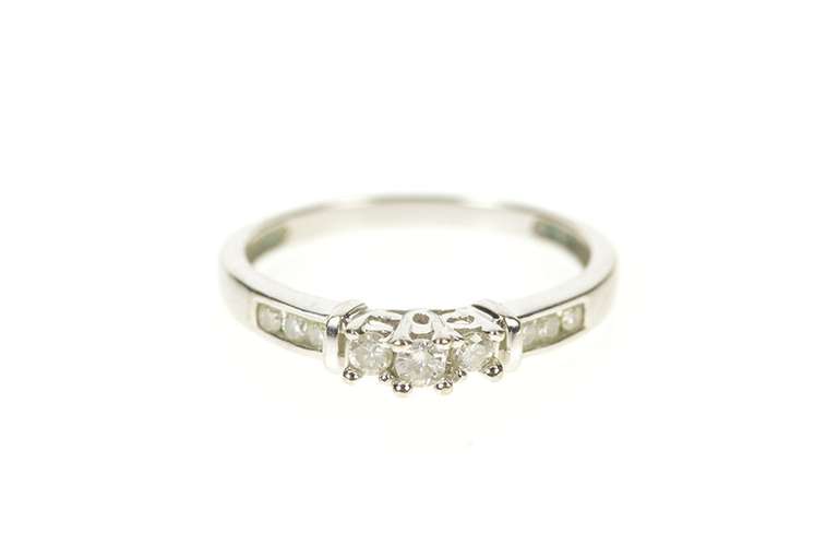 14K White Gold 0.25 Ctw Three Stone Promise Engagement Ring