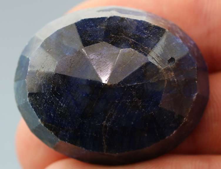 Lavish 97.5ct royal blue Sapphire