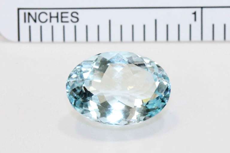 Ravishing Natural Aqumarine - 5.66 cts.