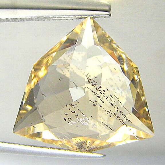 Top crystal 20.68ct untreated Scapolite