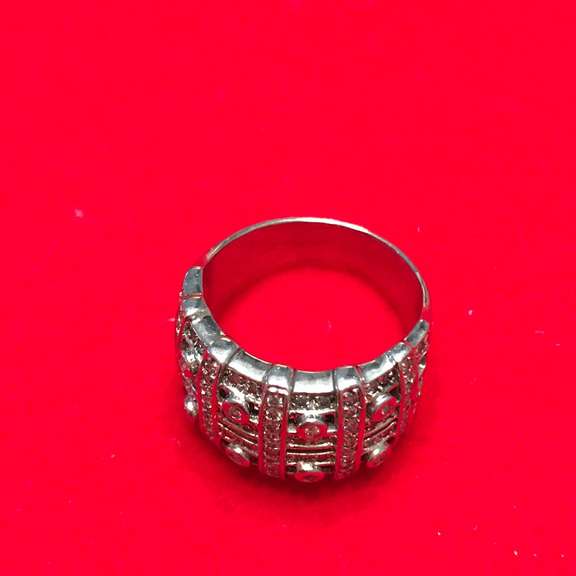 LADIES 14KT WHITE GOLD DIAMOND RING / BAND