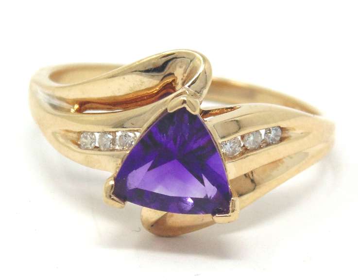 Stunning Trillion Amethyst & Diamond Ring