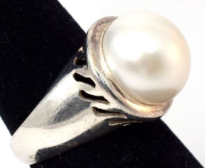Sterling Silver & Pearl Ring