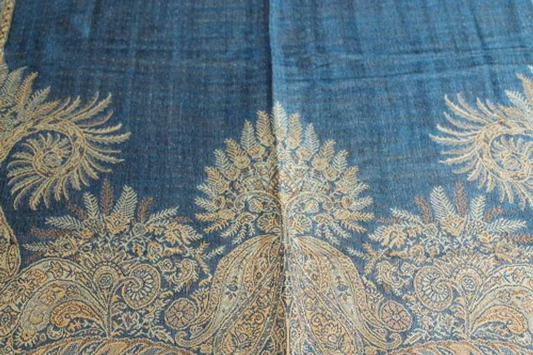 A Very Unique Design Lady's Scarf