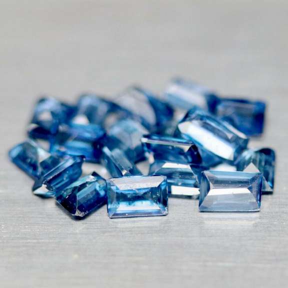 Top cornflower blue 2.98ct 19 piece set of Sapphires