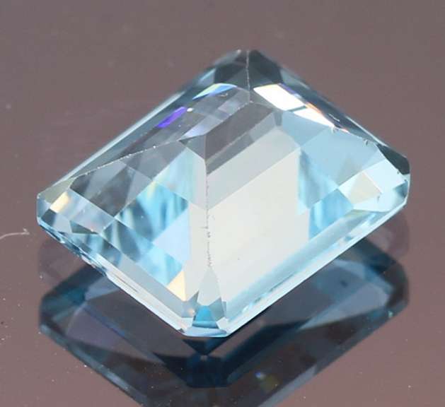 Gorgeous 6.61ct 10x12mm emerald cut Topaz