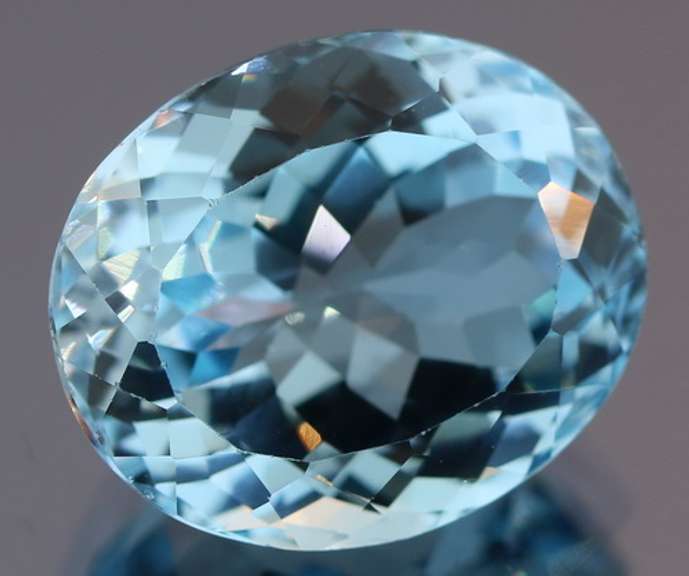 Impressive 18.57ct top Swiss blue Topaz