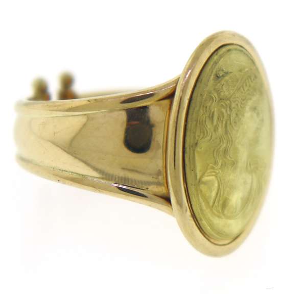 Favorite 18kt Gold Cameo Ring