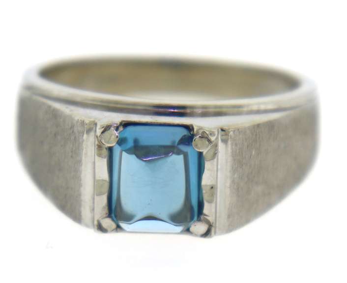 Handsome 14kt White Gold Blue Topaz Fancy Cut Ring