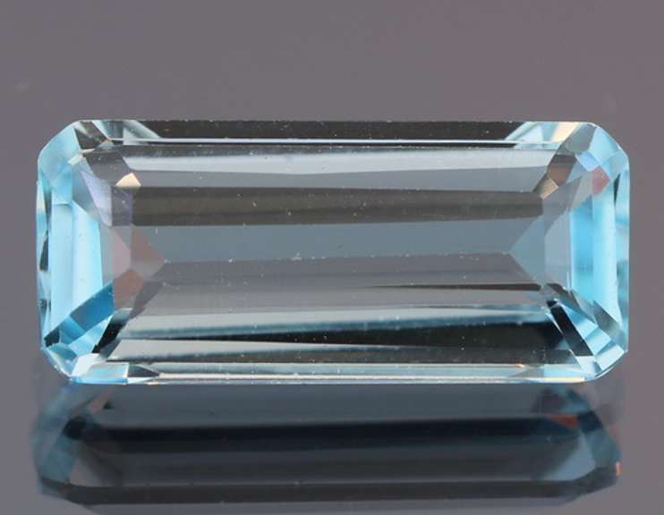 Amazing 9.77ct emerald cut sky blue Topaz
