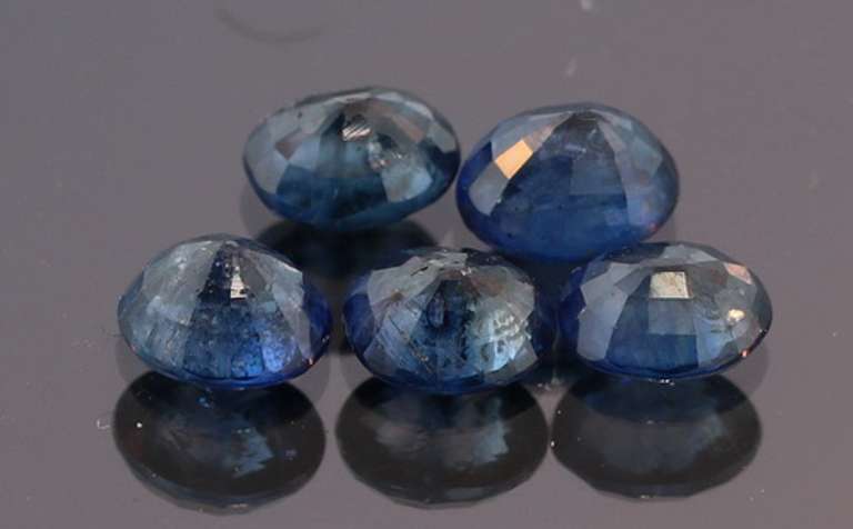 Heated only! 4.35ct Royal blue Sapphire set