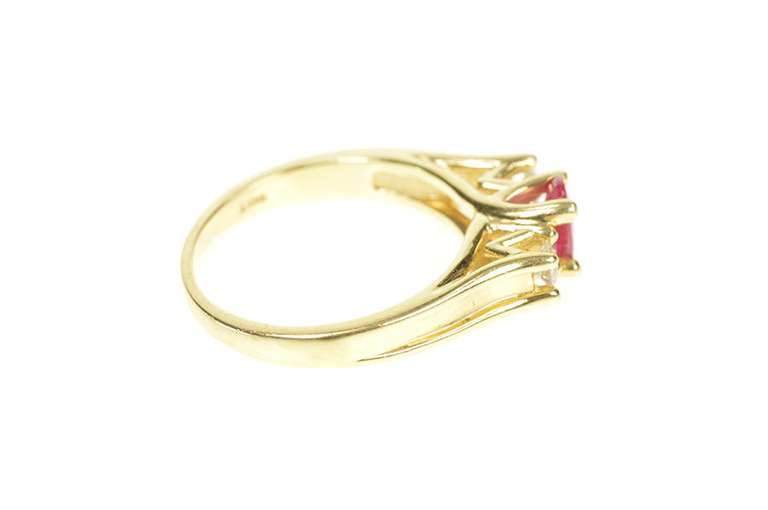 14K Yellow Gold 0.64 Ctw Natural Ruby Diamond Engagement Ring