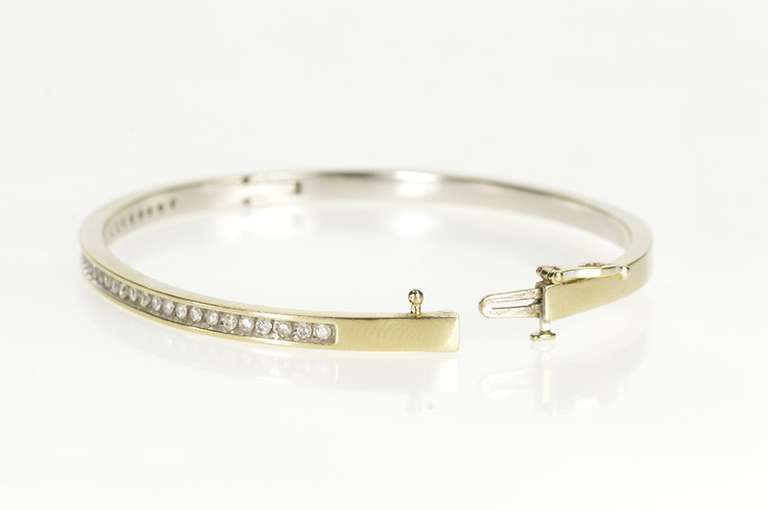 14K White Gold 0.82 Ctw Diamond Channel Oval Bangle Bracelet