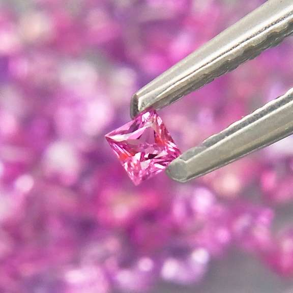 Radiant princess cut! Heated only! 4.61ct Ruby set!