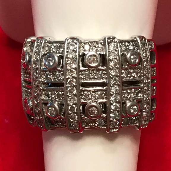 LADIES 14KT WHITE GOLD DIAMOND RING / BAND
