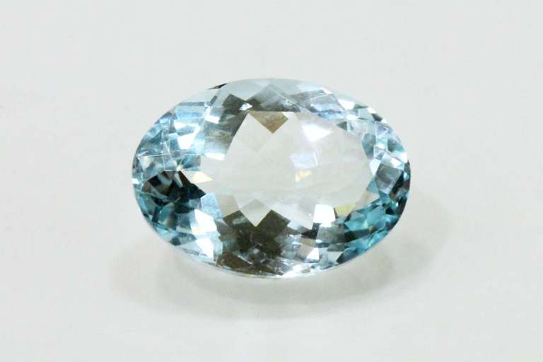 Ravishing Natural Aqumarine - 5.66 cts.