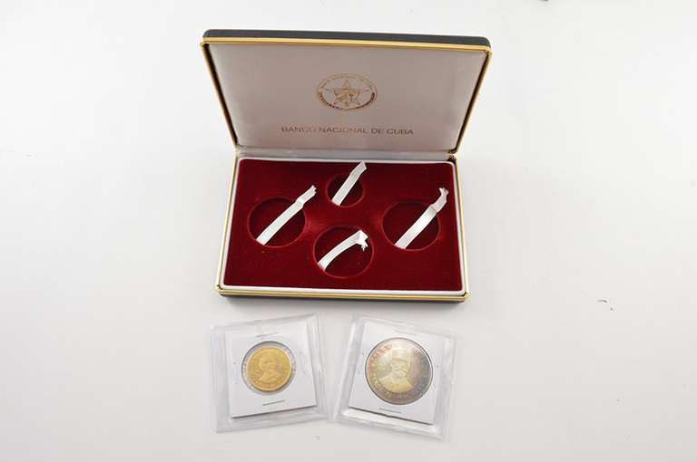 (2) 1977 Cuba 20 Pesos Silver Coin & 100 Pesos Gold Coin - Box
