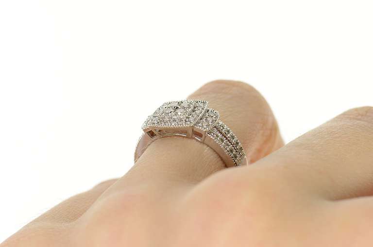 10K White Gold 0.61 Ctw Pave Diamond Halo Engagement Ring