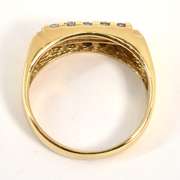 Fashionable Diamond Ring