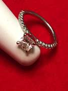 LADIES 14K WHITE GOLD RING WITH  1.25 CARAT OF DIAMONDS