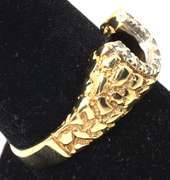 Nugget-Style Horseshoe Ring with Diamonds in Yellow Gold