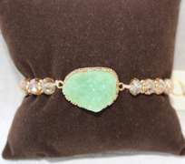 An Eye Catching Stretch Bracelet