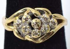 Sweet Diamond Cluster Ring in Yellow Gold