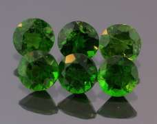 Glittering forest green 3.23ct Chrome Diopside set
