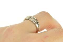 14K White Gold Retro Graduated Diamond Wedding Band Ring