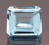Gorgeous 6.61ct 10x12mm emerald cut Topaz