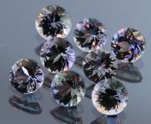 Gorgeous 4.20ct multi-color Tanzanite set