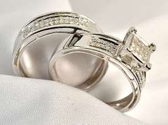 Sweet White Gold & Diamond Ring Set