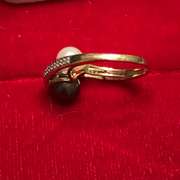 Ladies 14k yellow gold diamond and pearl ring