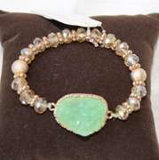 An Eye Catching Stretch Bracelet