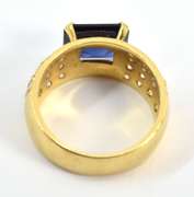 Elegant 18k Synthetic Sapphire Ring