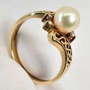 Feminine Pearl Ring