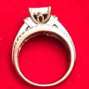 Ladies 14k white gold diamond ring
