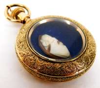 Beautiful Antique Gold Filled Cameo Locket