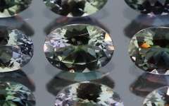 Captivating 5.89ct multi-color Tanzanite set