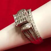 Ladies 14k white gold diamond ring