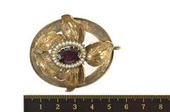 10K Yellow Gold Victorian Amethyst Pearl Etched Leaf Pendant/Pin