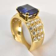 Elegant 18k Synthetic Sapphire Ring