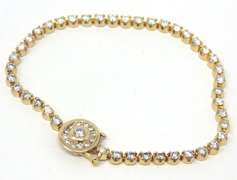 Dazzling Diamond Bracelet w Circle Clap