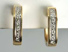 Huggy Syle Diamond Earrings