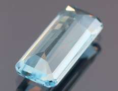 Amazing 9.77ct emerald cut sky blue Topaz