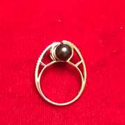 Ladies 14k yellow gold diamond and pearl ring