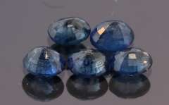 Heated only! 4.35ct Royal blue Sapphire set