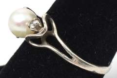 Sterling Silver & Pearl Ring