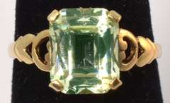 Playful Green Stone Ring in Yellow Gold