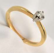 Lovely 18k and Diamond Promise Ring